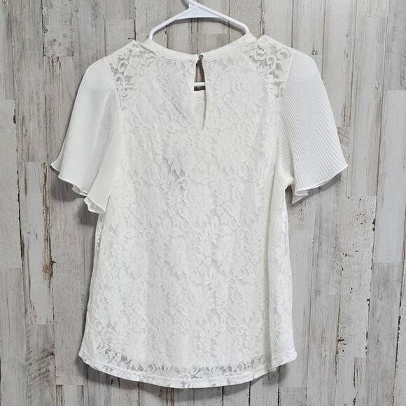 Cable & Gauge White Lace Lined Short Sleeve Keyhole Blouse Size Small - Picture 2 of 7